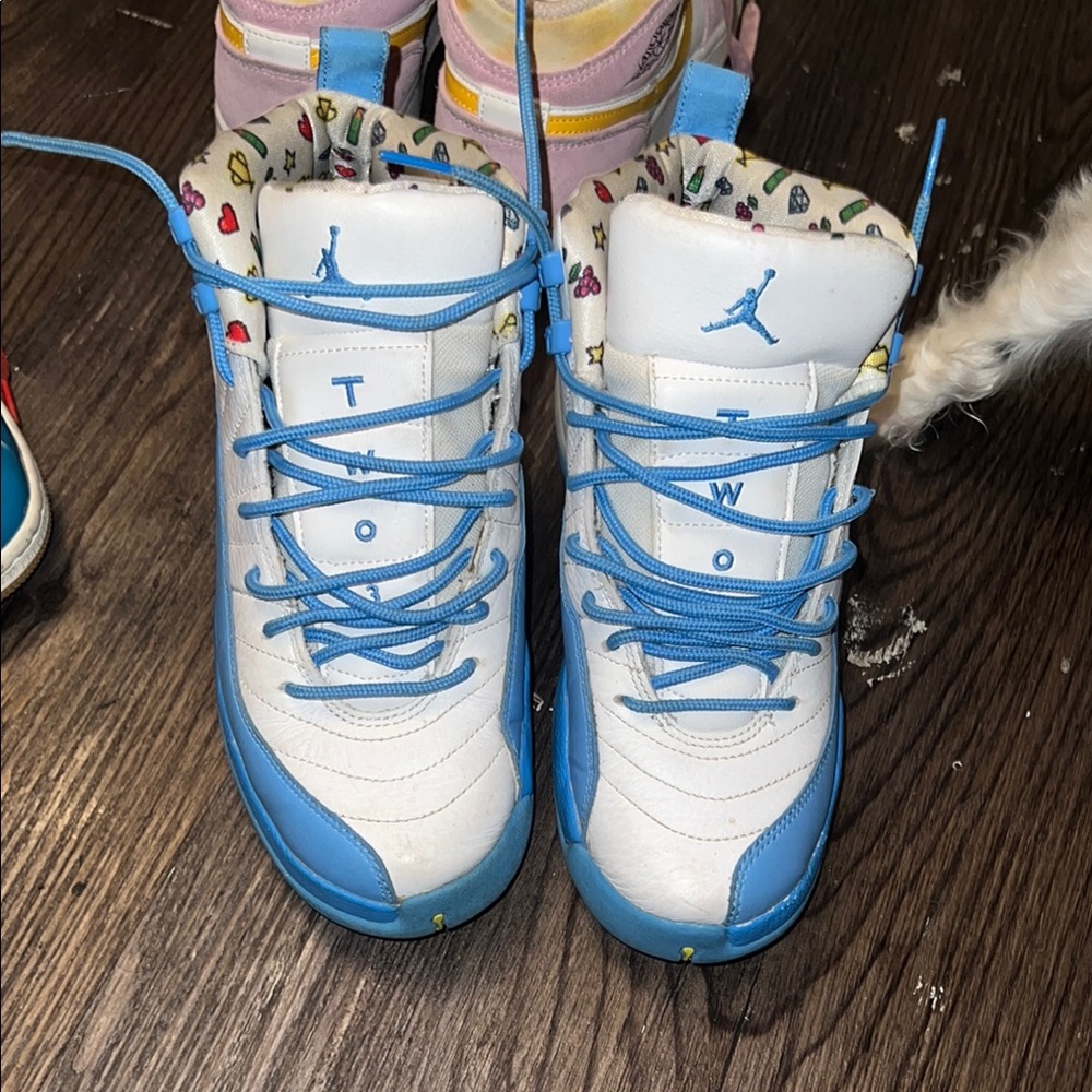 Jump Blue and White Sneakers Classic Style